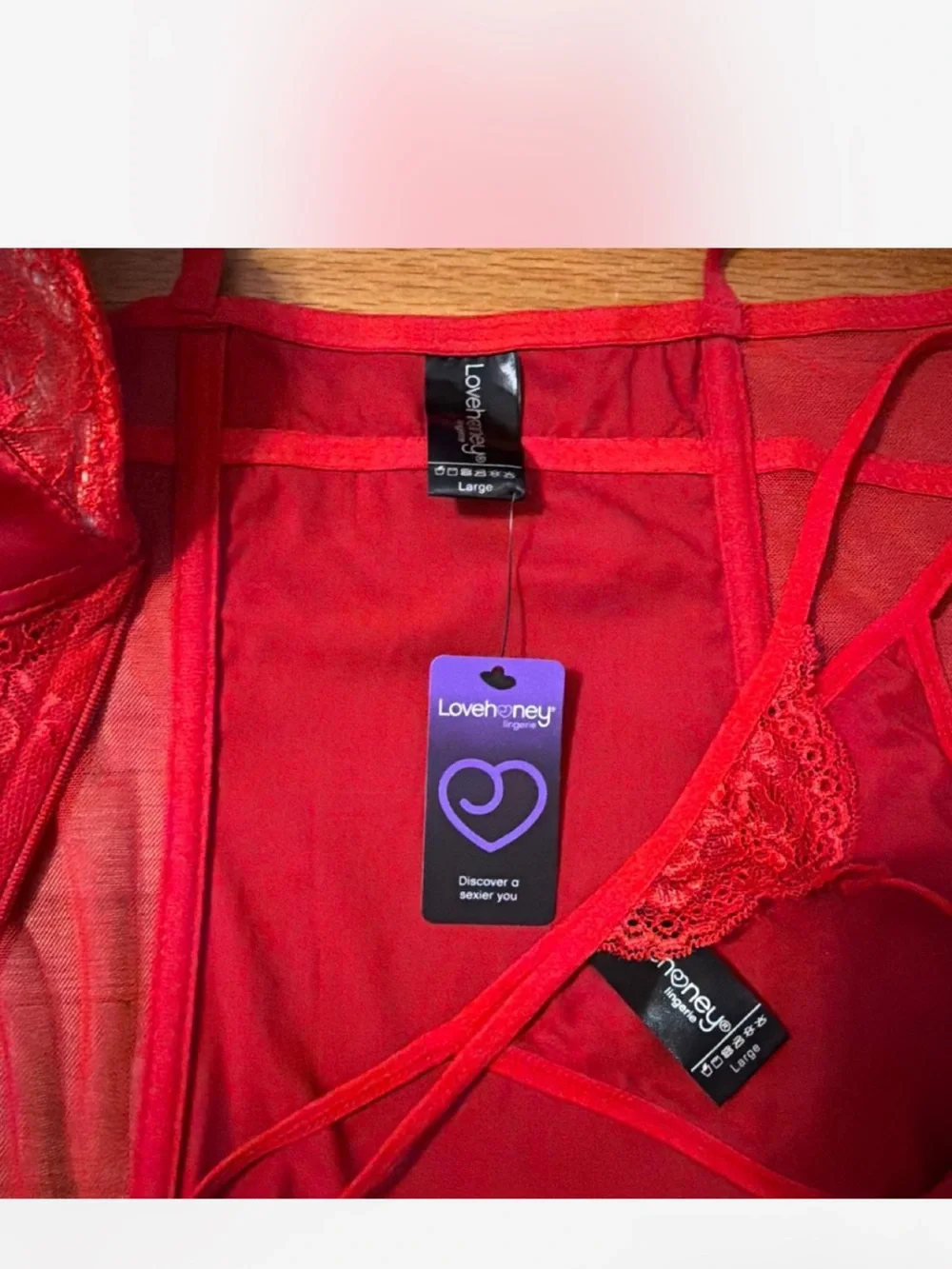 Honeylove striking red